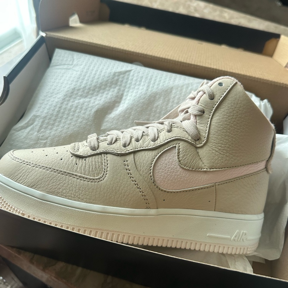 Nike Beige and Pink Women's Sneakers